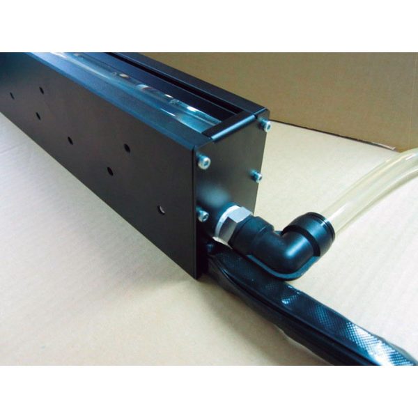Water-cooled linear light source